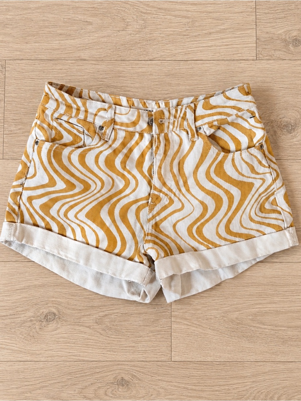 Pacsun Women’s Mustard Wave-Print Cotton Shorts